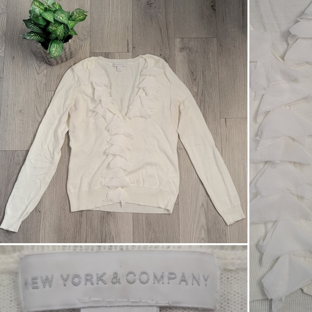 New York & Company Off-White/Cream Ruffle 6-button V-neck Cardigan, Womens Small